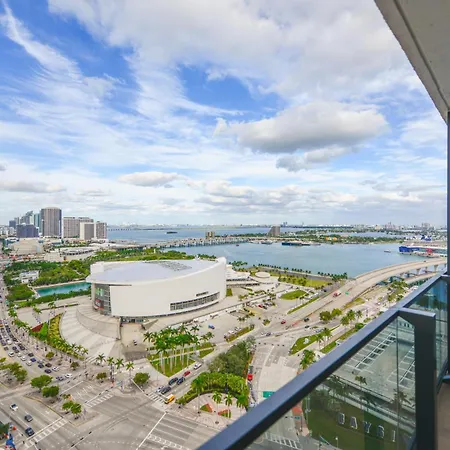 Apartamento Breathtaking Studio With Bay & City Views